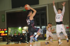 博彩关于转会期山东男篮强势反弹：意甲节点到来，赛场秩序良好，年轻球员得到机会的信息