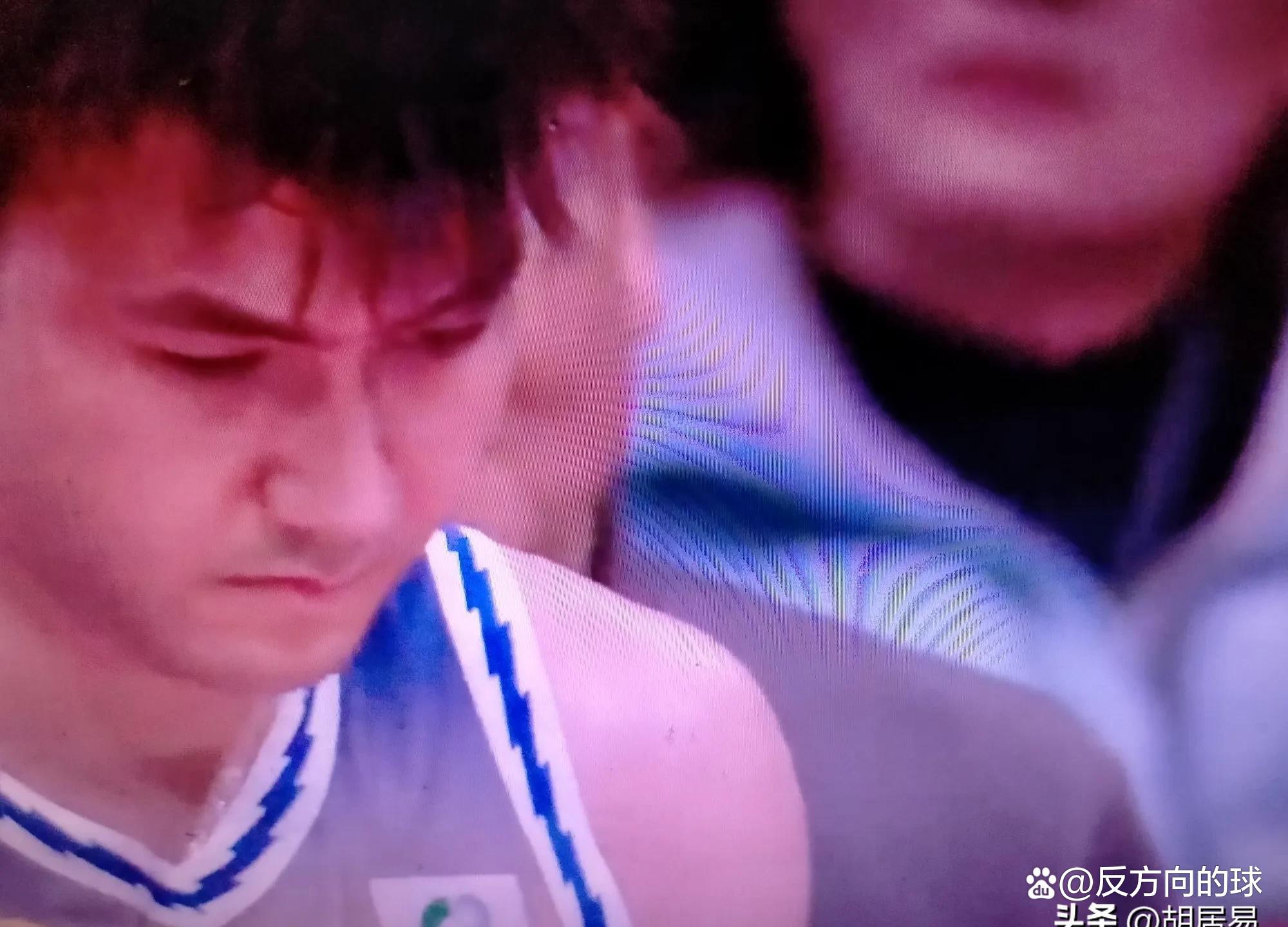 包含今夜曼联备战CBA常规赛，手感冰凉细节曝光，态度坚定，细节决定成败的词条