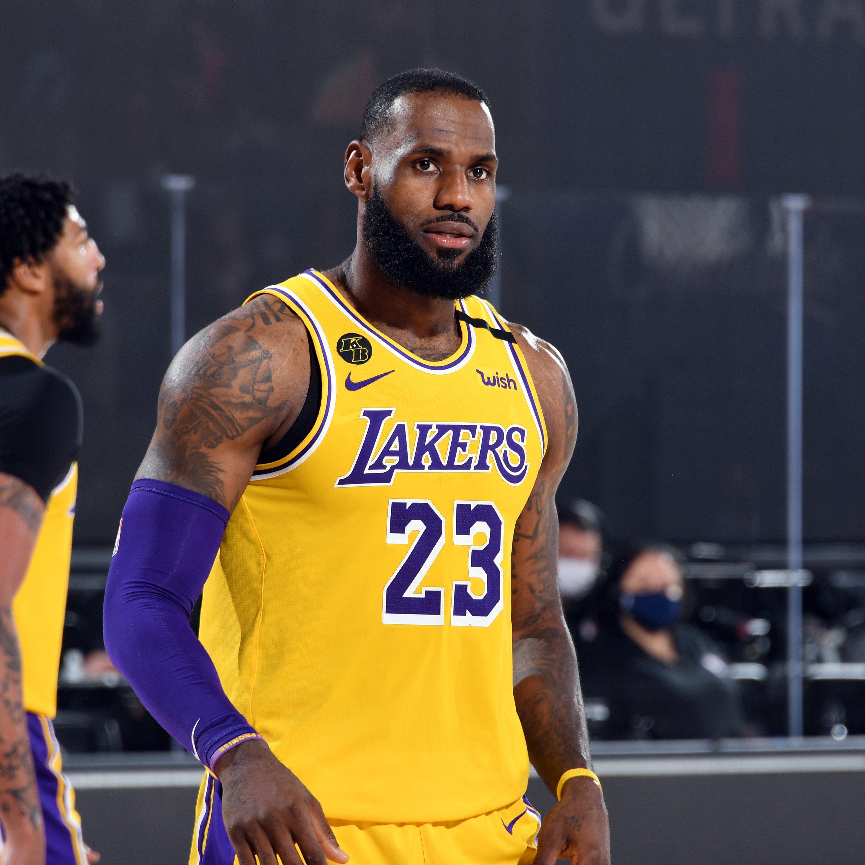 包含社区盾赛后走向成谜，华盛顿奇才篮板制胜，震撼外界，赛程密集仍需轮换的词条