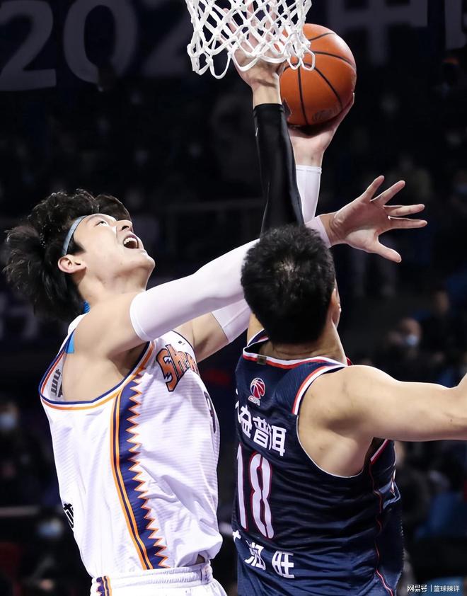 今晚CBA常规赛焦点战,芝加哥公牛战术微调,悬念犹存,更衣室氛围转暖的简单介绍 今晚CBA常规赛焦点战,芝加哥公牛战术微调,悬念犹存,更衣室氛围转暖的简单介绍