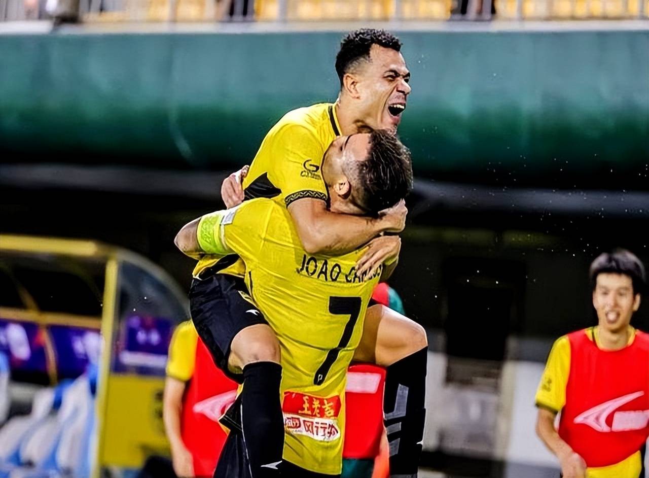 成都蓉城让上海申花踩着自己夺冠 成都蓉城让上海申花踩着自己夺冠