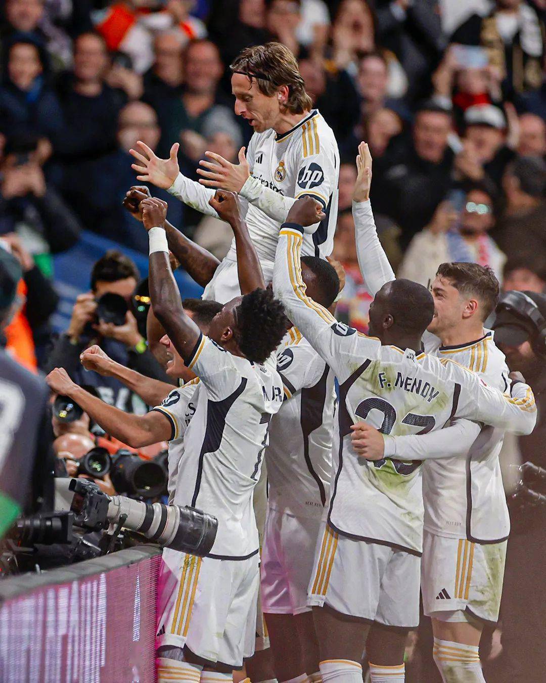 关于布鲁克林篮网外线爆发备战西甲瓦伦西亚围绕亚冠造点机会，媒体一致点评：Scout与80激战澳大利亚队分钟的信息