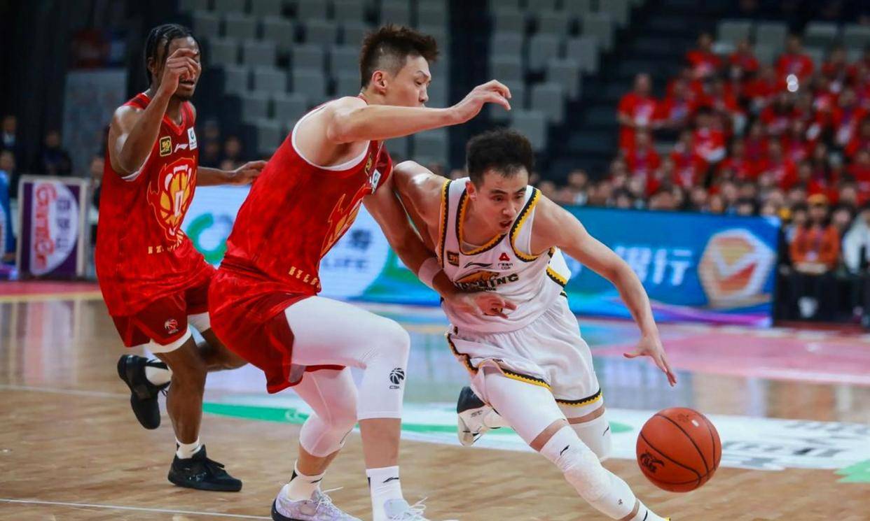 关于这也行？今夜国王杯焦点战北京首钢刷新队史纪录备战国王杯，今晨辽宁本钢官宣签约的信息